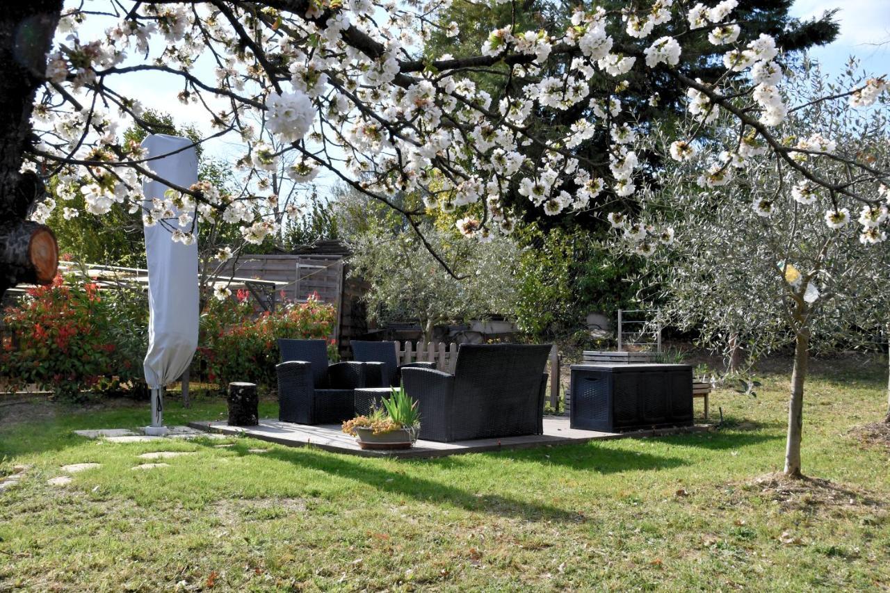 L'Ocabee Villa La Tour-dʼAigues Eksteriør billede